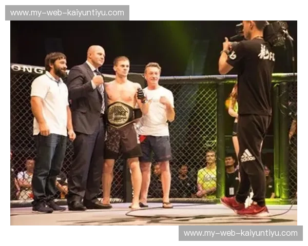 综合格斗赛事直播：点亮屏幕的热血瞬间